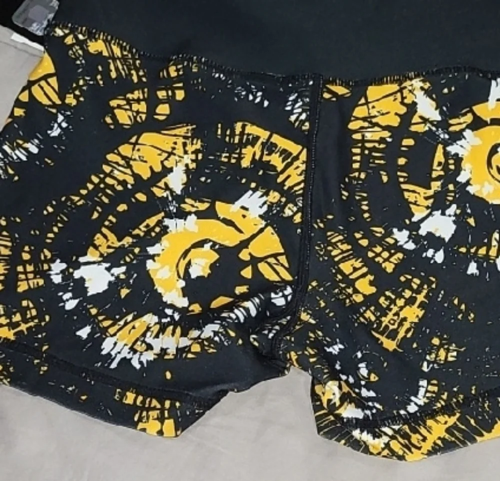 NFL Team Apparel Womens S Steelers Black and Yellow Shorts - Picture 3 of 6